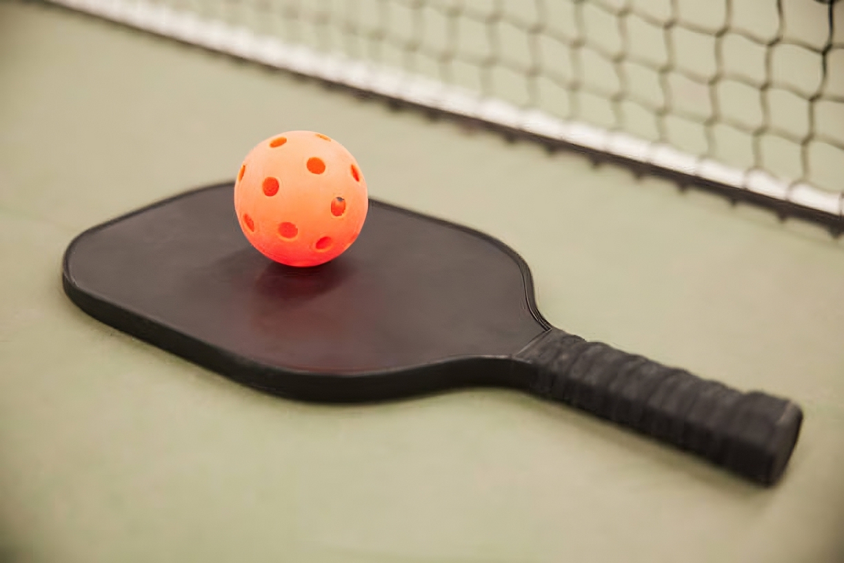 How to Clean Pickleball Paddle Grip